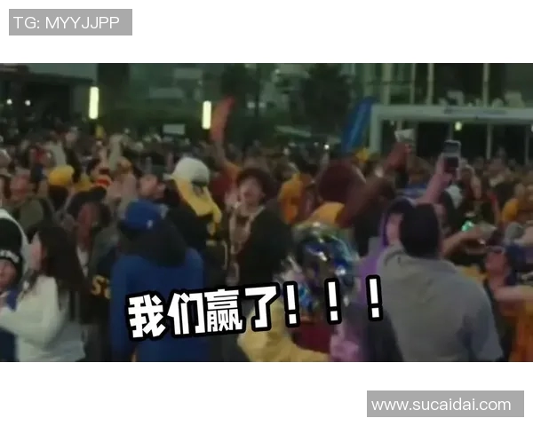 勇士达成四大换一的巨型交易引来球迷围观议论